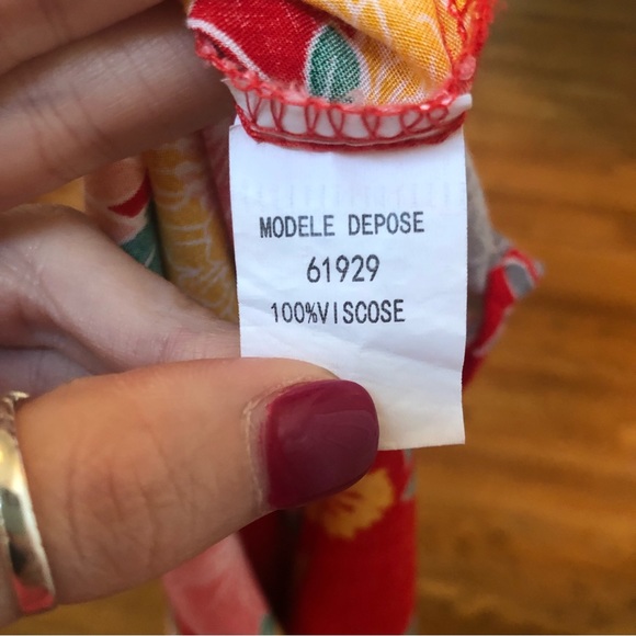 GOA collection floral coverup - Picture 5 of 5